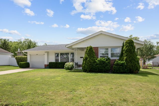 1116 Maple Lane, Elk Grove Village, IL 60007
