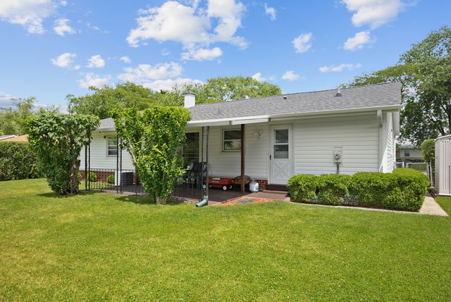 1116 Maple Lane, Elk Grove Village, IL 60007