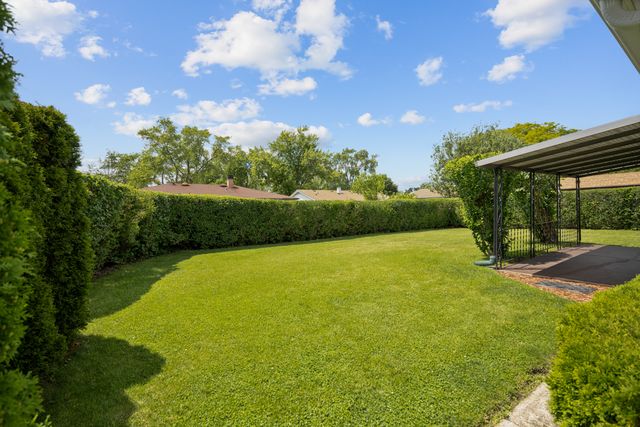 1116 Maple Lane, Elk Grove Village, IL 60007