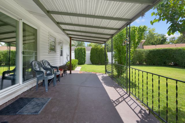 1116 Maple Lane, Elk Grove Village, IL 60007