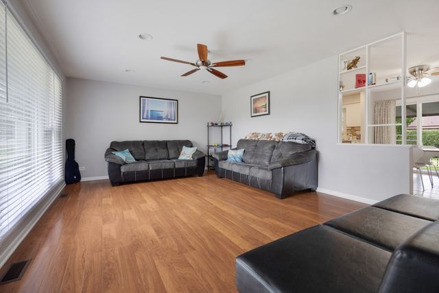 1116 Maple Lane, Elk Grove Village, IL 60007