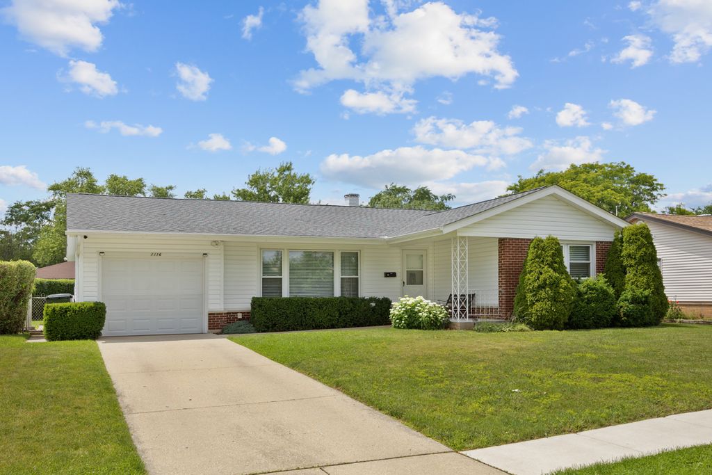 1116 Maple Lane, Elk Grove Village, IL 60007