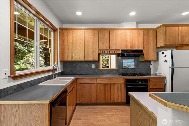 6710 73rd Avenue NE, Olympia, WA 98516