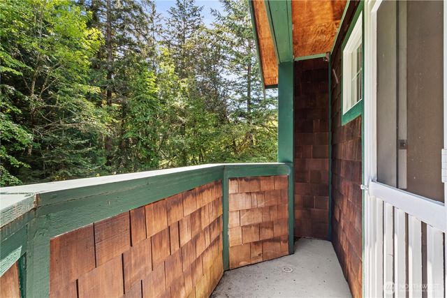 6710 73rd Avenue NE, Olympia, WA 98516