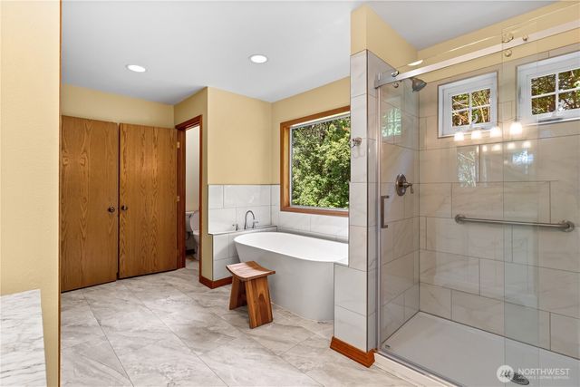 6710 73rd Avenue NE, Olympia, WA 98516