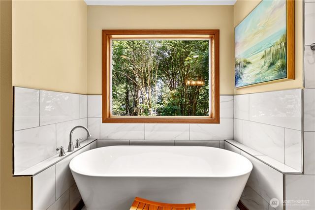 6710 73rd Avenue NE, Olympia, WA 98516