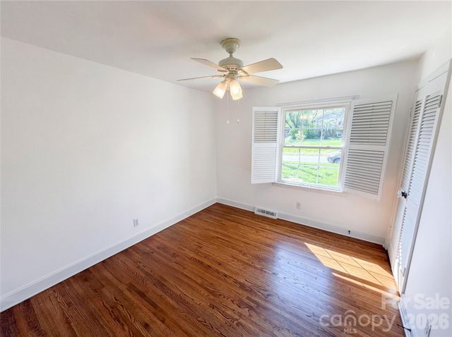 6621 Starcrest Drive, Charlotte, NC 28210