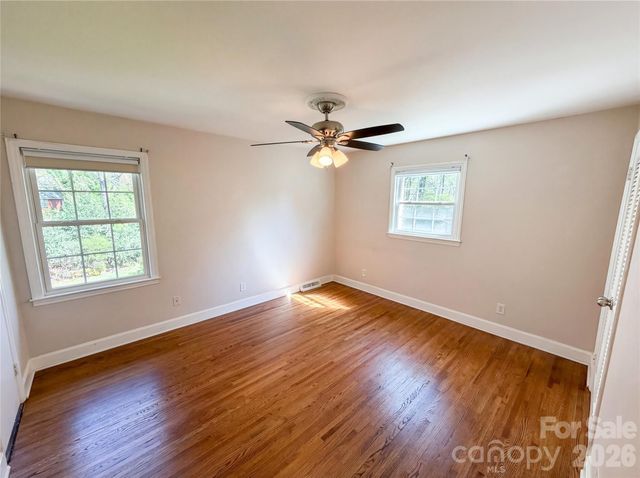 6621 Starcrest Drive, Charlotte, NC 28210