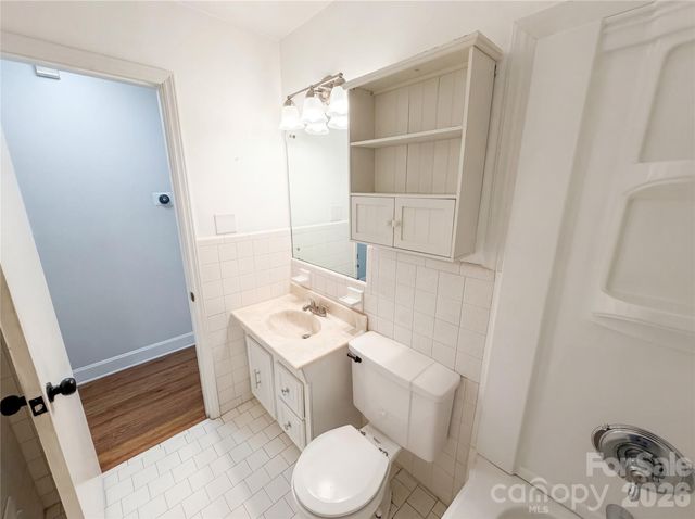 6621 Starcrest Drive, Charlotte, NC 28210