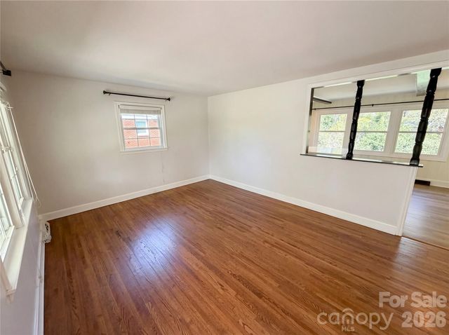 6621 Starcrest Drive, Charlotte, NC 28210