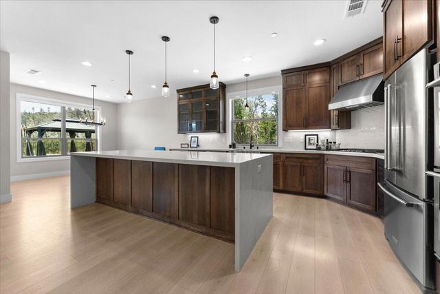 16520 Blarney Lane, Redding, CA 96001