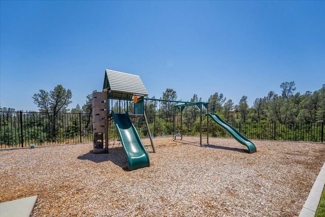 16520 Blarney Lane, Redding, CA 96001