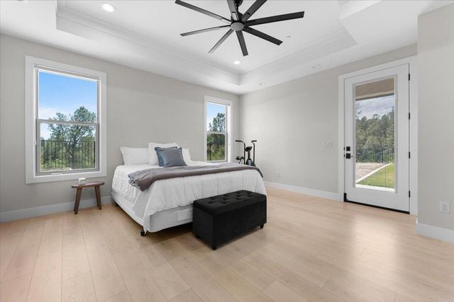 16520 Blarney Lane, Redding, CA 96001