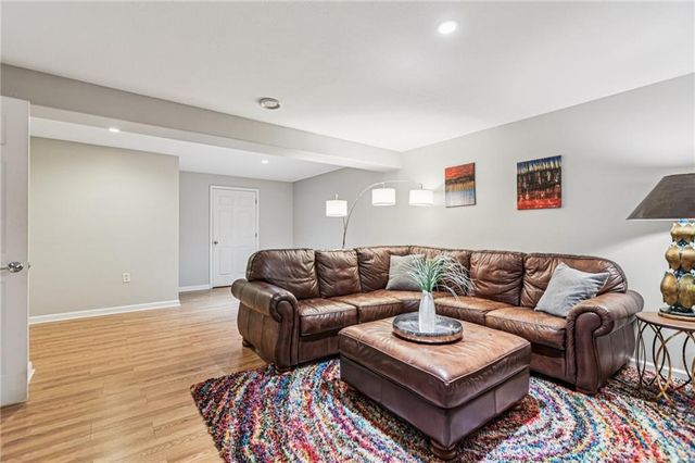 1022 SW Cheshire Drive, Lee's Summit, MO 64083