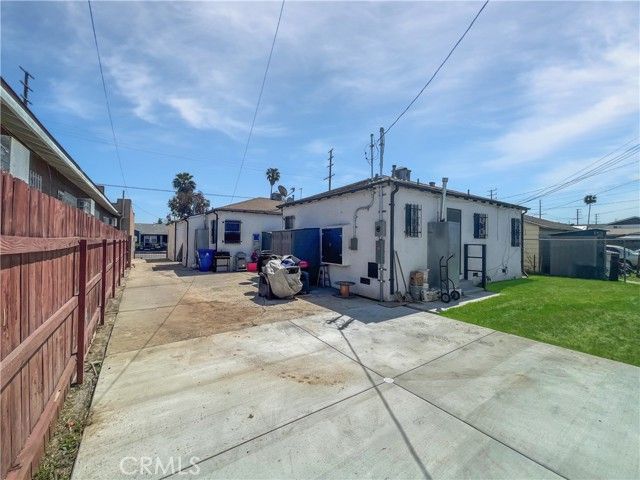 10405 S Hoover Street, Los Angeles, CA 90044