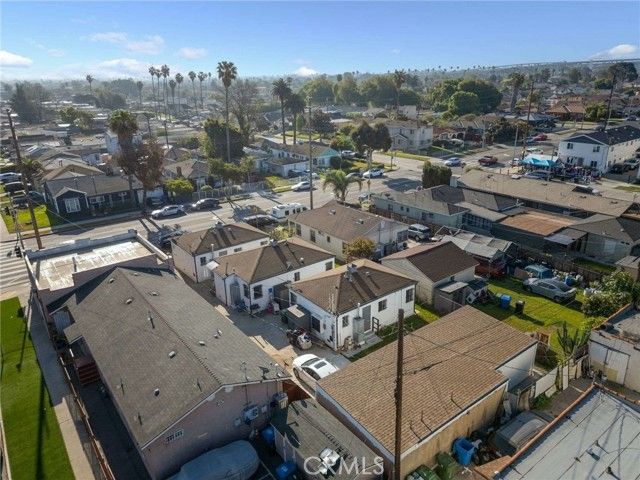 10405 S Hoover Street, Los Angeles, CA 90044