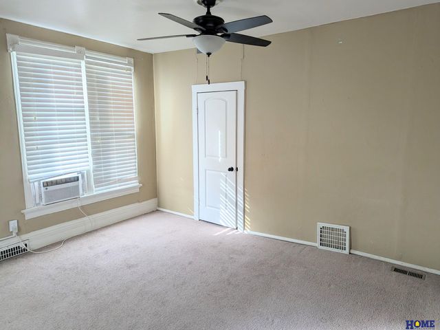 1811 S 16th Street, Lincoln, NE 68502