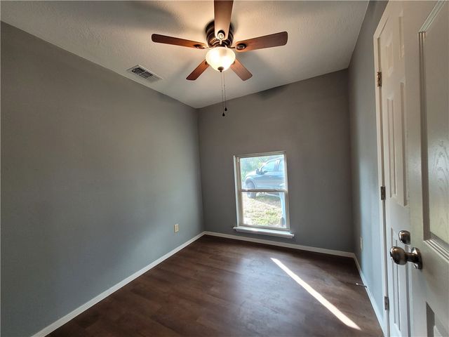 900 E 3rd St, Sinton, TX 78387