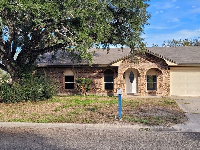 900 E 3rd St, Sinton, TX 78387