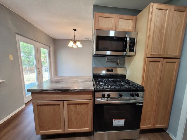 900 E 3rd St, Sinton, TX 78387