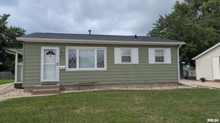 3010 GREENBRIER Drive, Bettendorf, IA 52722