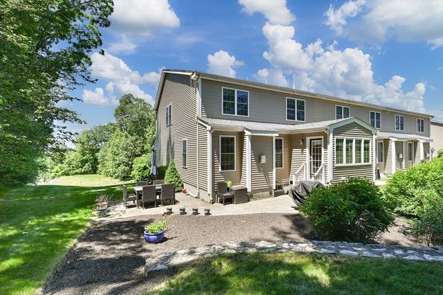 51 Luka Dr 51, Grafton, MA 01519