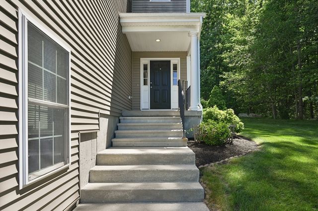 51 Luka Dr 51, Grafton, MA 01519