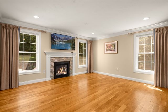 51 Luka Dr 51, Grafton, MA 01519