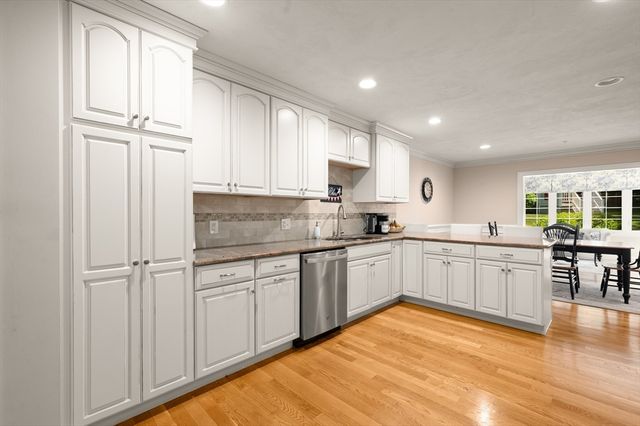 51 Luka Dr 51, Grafton, MA 01519