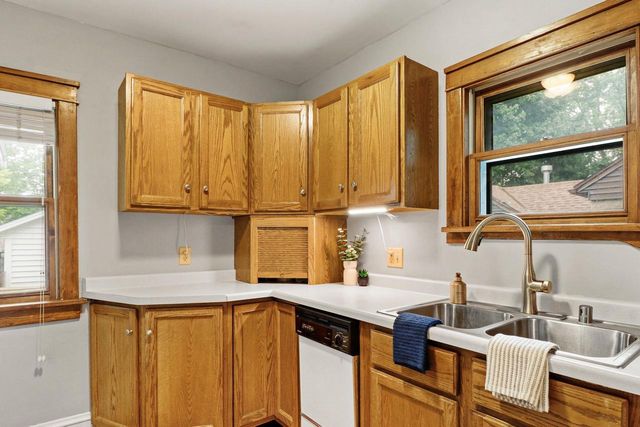 1946 E Dayton Street, Madison, WI 53704