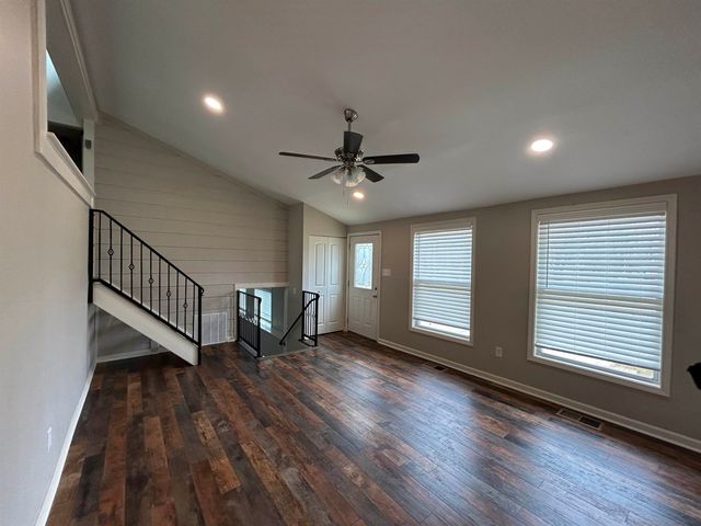 6843 AUTUMNHILL LN, Bartlett, TN 38135