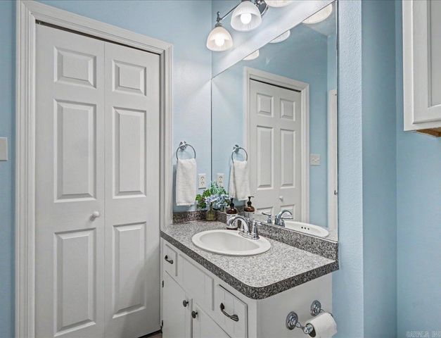 179 Marina Pt Unit C, Hot Springs, AR 71913