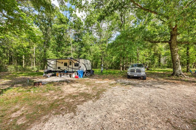 167 County Road 3185, Cleveland, TX 77327
