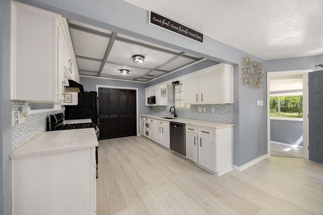 167 County Road 3185, Cleveland, TX 77327