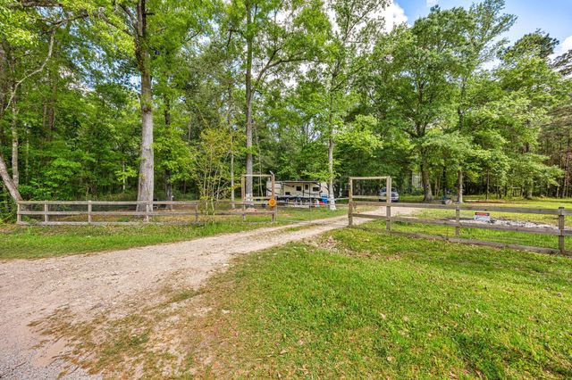 167 County Road 3185, Cleveland, TX 77327