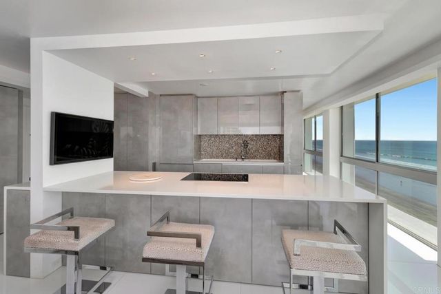 1760 Avenida Del Mundo 504, Coronado, CA 92118