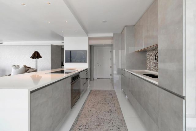 1760 Avenida Del Mundo 504, Coronado, CA 92118