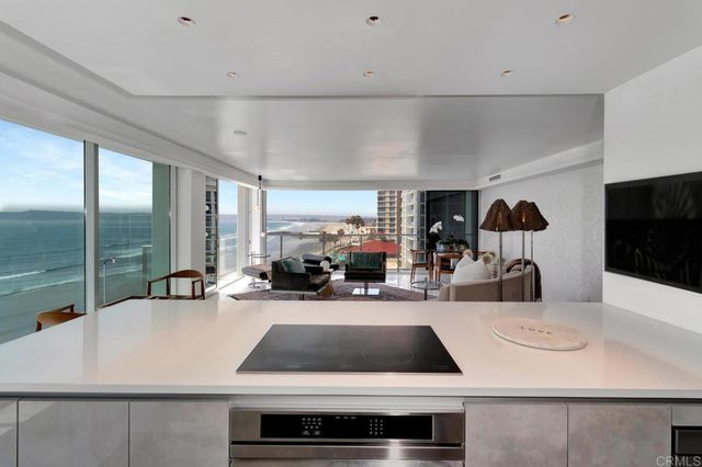 1760 Avenida Del Mundo 504, Coronado, CA 92118