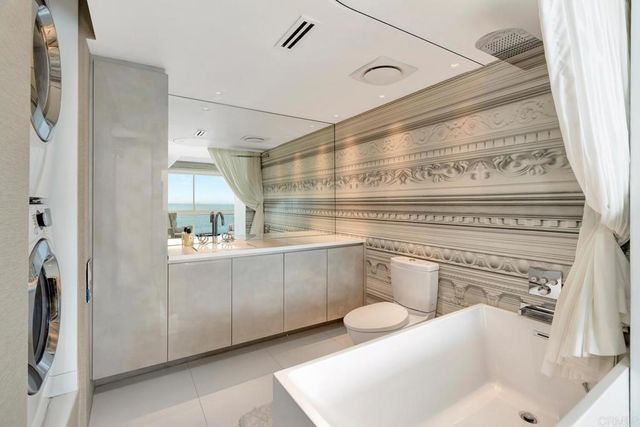 1760 Avenida Del Mundo 504, Coronado, CA 92118