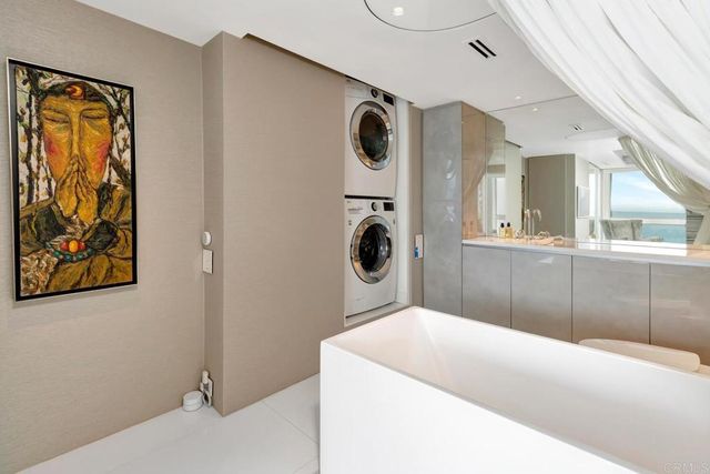 1760 Avenida Del Mundo 504, Coronado, CA 92118
