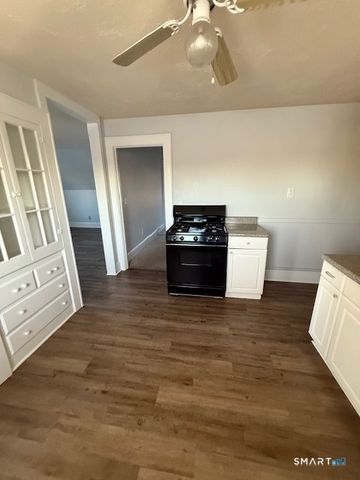 41 Alfred Street 3rd Floor, Bridgeport, CT 06605