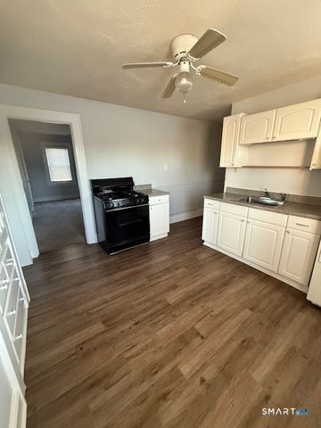 41 Alfred Street 3rd Floor, Bridgeport, CT 06605