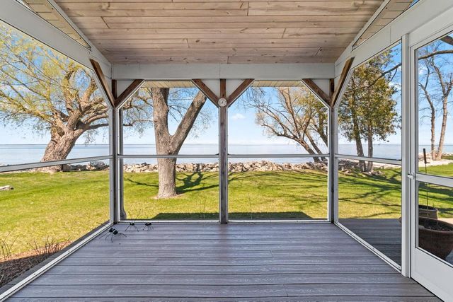 4381 ANAPAULA LANE, Green Bay, WI 54311