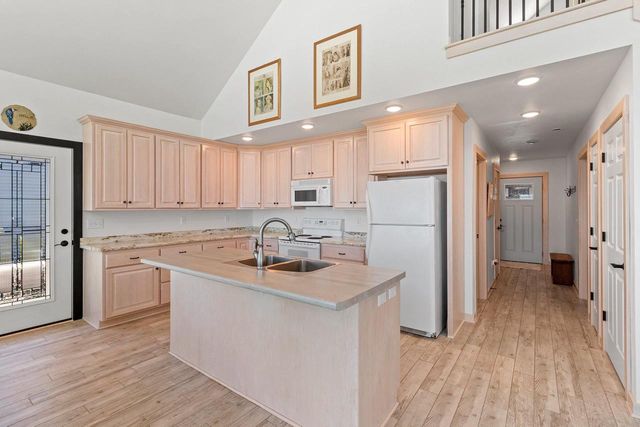 4381 ANAPAULA LANE, Green Bay, WI 54311