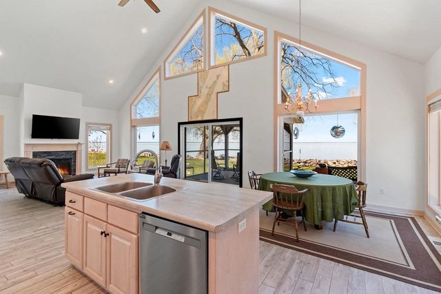 4381 ANAPAULA LANE, Green Bay, WI 54311