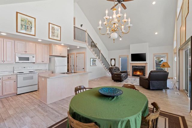 4381 ANAPAULA LANE, Green Bay, WI 54311