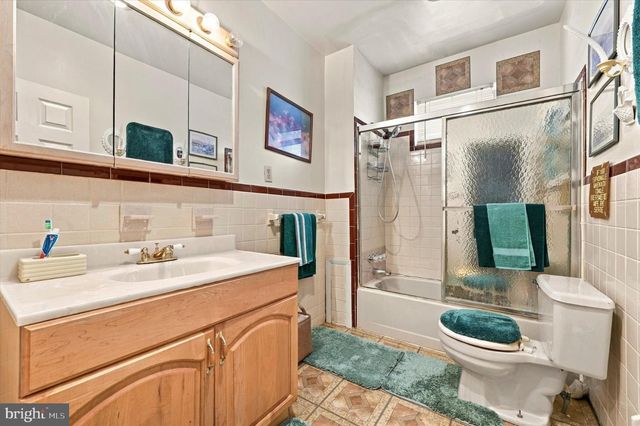 5808 ASHLAND AVE, Philadelphia, PA 19143
