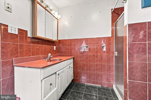 5808 ASHLAND AVE, Philadelphia, PA 19143