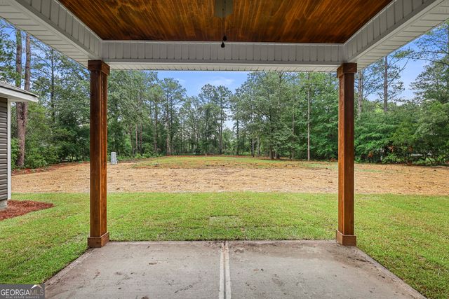 112 Dixie Drive, Springfield, GA 31329