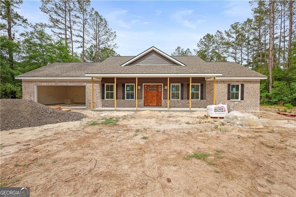 112 Dixie Drive, Springfield, GA 31329